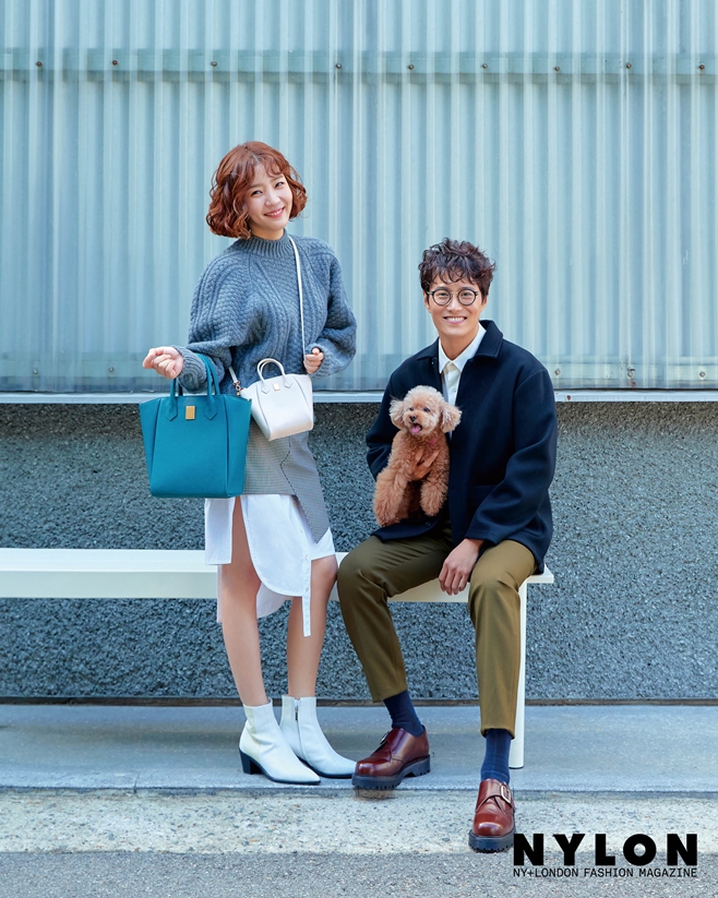 Shin Da-eun and Lim Sung Bin Couple have released Family Picture with the Donation Campaign.Shin Da-eun and Lim Sung Bin Couple, which were unveiled through a fashion magazine on the 23rd, will be held as part of the Donation Campaign and proceeds will be Donated through the Eastern Social Welfare Association.Shin Da-eun, Lim Sung Bin Couple and Family Pictures taken together until the spring of the dog attract attention with a bright smile that feels happiness just by looking at it.Especially, I feel a warm family and add the meaning of the picture to the warm atmosphere that matches the good campaign.Shin Da-eun said through his personal SNS, On Family is a campaign, and Thank you for letting me do something meaningful.On the other hand, Shin Da-eun is currently in charge of the role of Desiigner Jenny Han in the SBS daily drama Suspicious Mother, which is currently on air. Lim Sung Bin is a space Desiigner and continues to perform on the air through MBC Save me Holmes as well as professional activities.