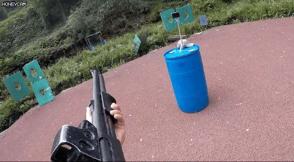 2019 국민안전 발명챌린지 시상식에서 경찰 부문 최우수상을 받은 스마트방패. 총알에 맞아도 뚫리지 않는다. [강종원 서울지방경찰청 경위 제공]