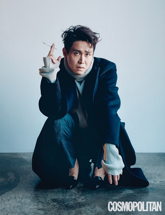 In the November issue of Cosmopolitan, a novel picture of Actor Oh Jung-se, who is in the midst of a confused role as a bad guy or a lonely person, was released in KBS Drama <Camellia Phil> (hereinafter referred to as Camellia), which is the number one TV viewer ratings.Noh Gyu-tae, who dreams of a husband suffering from inferiority to his lawyers wife, Hong Ja-young (Yong Hye-ran), a camellia (Kong Hyo-jin), being rejected by Hwang Yong-sik (Kang Ha-neul), a man who lost his place to go and lost his place to be used by Hyangmi (Son Dam-bi), and the next Ongsan-gun.Actor Oh Jung-se is a hot topic by taking a picture that seems to have moved this character, which is called Legend Character in Drama.In a picture of a man somewhere between a bad and a lonely man, Noh Gyu-taes complicated heart, Oh Jung-se took off his pants, put on high heels on a long coat, and finished the cuts that seemed to ask the reader or to himself, What is a man?The first impression of Camellia was Written, Go, Go, Mi, Chin, Sa, and Rahm. Oh Jung-se said in an interview after the filming, Its not Feelings who work every time a script comes and its so funny that they want to see it quickly.I started with the character Gyu-tae in three letters, .ro.um., he added.I wonder if the person A is in love with the person A, and the person B is not in love because he likes it, but because he is lonely, he is a friend who gives a heart to people, animals or animals.Of course, the actions were not valid and okay, but the starting point for thinking, Why is he doing that?Dramas back story, which is gathering the best topics now, and an interview with the true story of Actor Oh Jung-se, can be found in the November issue of Cosmopolitan and the Cosmopolitan website.