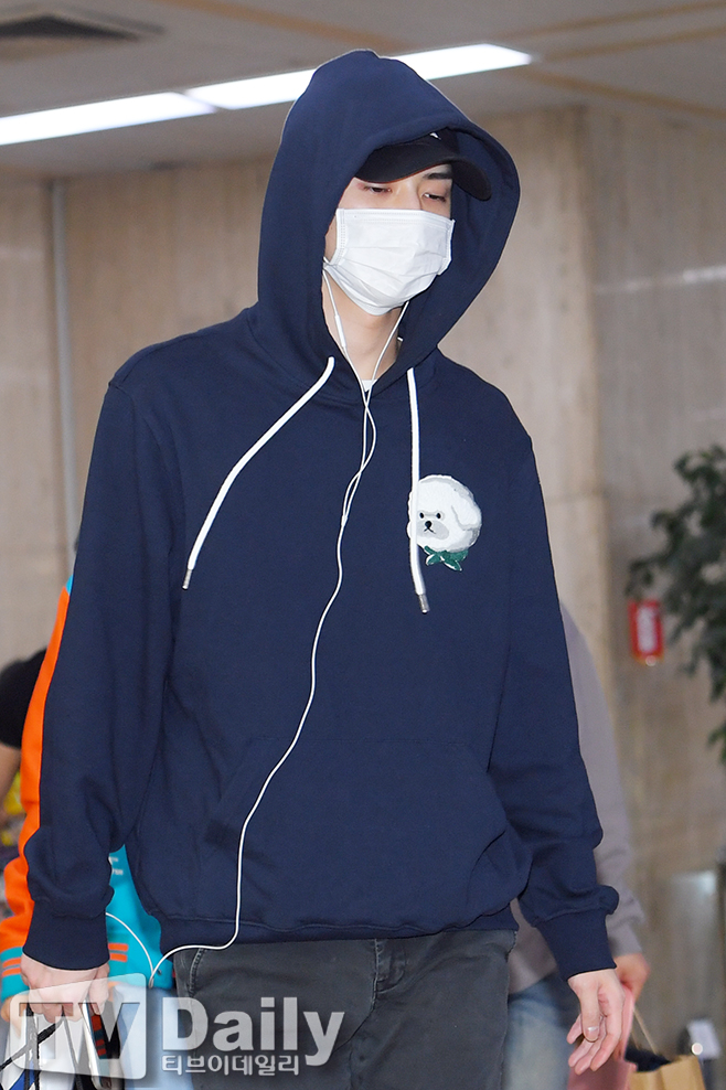 Group EXO Sehun is arriving at Gimpo International Airport on the afternoon of the 24th after finishing the overseas schedule.EXO entry