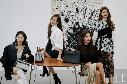 The November issue of Elle with 11 actors from Entertainment (Peoples Enter) who perform with sincerity, Kwon Yul, Kim Sung-gyu, David McGuinness, Uhm Jung-hwa, Lee Ga-seop, Lee Je-hoon, Lee Ha-nui, Cho Jin-woong, Choi Soo-young, Choi Won-young and Han Ye-ri, was released.During the 24th Pusan ​​International Film Festival, which was just over, this photo shoot was held at Haeundae Cho Hyun Gallery and was planned to celebrate the 100th anniversary of Korean movies.During this festival, the human enter held a Global Open Seminar with People event with the heart of celebrating the 100th anniversary of Korean film under the slogan Extend to people and go to the content.It has attracted attention as an activity to gong yoo the business and vision of global contents centered on artists and creators in the multi-platform era.In particular, the production of the omnibus project Shame (SHAME) collaborating with human enter and director Mike Figgis attracted the attention of foreign media such as The Hollywood Reporter, Screen Daily, and Variety.On the day of shooting Elle, 11 actors gathered in one place for a long time talked with each other in a relaxed manner and created a cheerful atmosphere all the time.Synergy of attractive actors who are loved in various works can be found in public pictures.Especially in the group cut with 11 people, the colorful energy and charisma of Actors dressed in different color costumes are in great harmony.In the interview, I was able to confirm the passion for the love and acting of the actors in Korean movies.I feel proud as a member of the film industry, said Cho Jin-woong, about his testimony on the 100th anniversary of Korean movies.I think that we have a really clear history when we hear the word 100th anniversary.I do not want to end up giving meaning to monumental numbers, but I want to meet with filmmakers and talk a lot based on this opportunity. In addition, Uhm Jung-hwa said, As a generation that grew up watching Hollywood movies and Hong Kong movies, there was a time when I thought, Oh, when can we do that?But today, after a lot of people have been constantly trying and creating it, I am happy and proud when I see people around the world know and like Korean movies. More photos and interviews of this picture, which is the charm of 11 actors, can be found in the November issue of Elle and on the homepage.