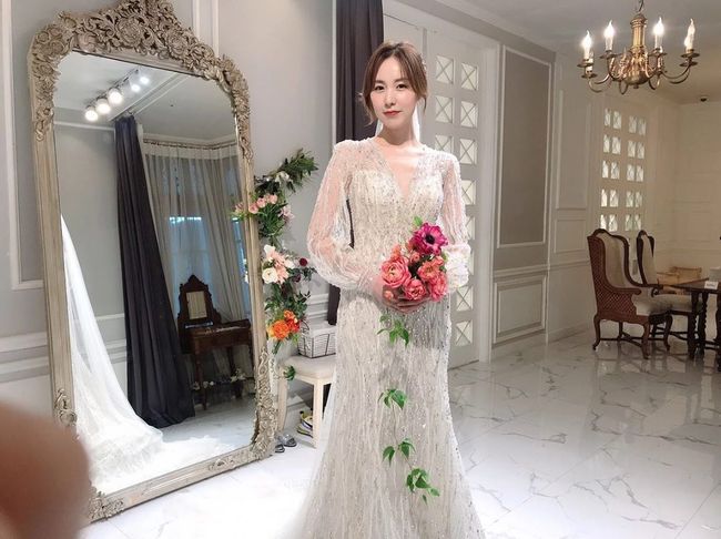 Singer Kan Mi-youn unveiled her beautiful wedding Dress figure two weeks before Wedding ceremony.Kan Mi-youn posted a picture on his Instagram on the 25th with an article entitled It is beautiful to choose the dress of the dress, but it is beautiful to Choices, but it is hard to choose because it is all beautiful.In the photo, there is a picture of Kan Mi-youn posing in a wedding dress with colorful beads.Kan Mi-youns happy smile and beautiful dress figure catch the eye.Meanwhile, Kan Mi-youn will post a Wedding ceremony on November 9th after three years of dating with actor Hwang Paul.Kan Mi-youn Instagram