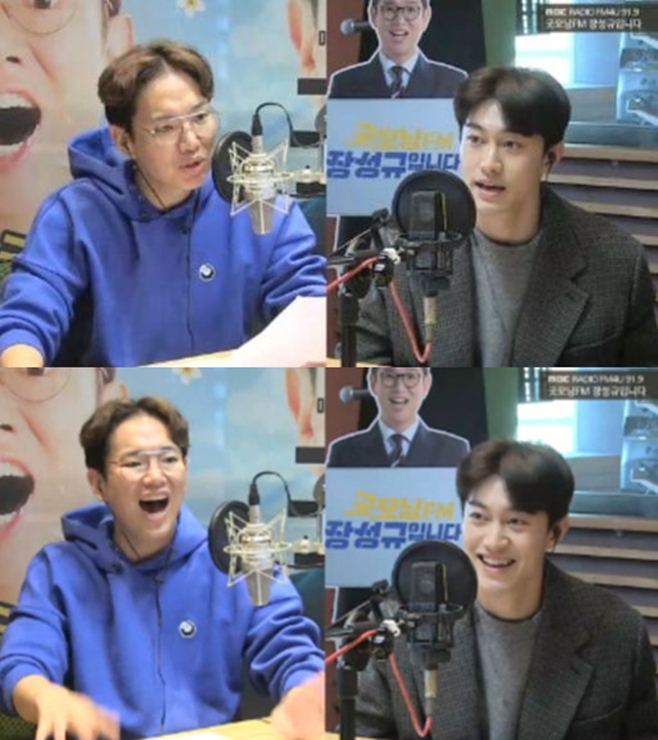 Actor Kwak Dong-yeon showed off his friendship with Park Bo-gum and Lee Si-eonActor Kwak Dong-yeon appeared as a guest on MBC FM4U radio English Vinglish FM Jang Sung-gyu which was broadcast on the morning of the 25th.Kwak Dong-yeon mentioned Actor Park Bo-gum, who made a connection with KBS2 drama Gurmigreen Moonlight.I am busy and I do not see it often, he said, but I am constantly in touch.When I meet, I eat delicious things and eat coffee at a cafe, he added.Actor Lee Si-eon, who met with SBS drama Modern Farmer, also mentioned.Kwak Dong-yeon said, I am 15 years old from Lee Si-eon.I think I learned a lot about how to treat adults by spending time with my brother. Kwak Dong-yeon also smiled, saying, I buy a lot of delicious things for my brother.