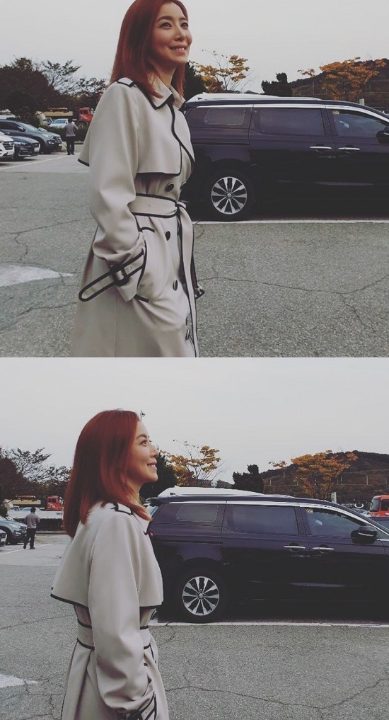 Actor Yoon Se-ah has released daily photos reminiscent of pictorials.Yoon Se-ah posted a picture on his instagram  on the 25th with an article called Asleep.The photo shows Yunsea looking somewhere in a trench coat, especially boasting of her elegant beauty, which catches her eye.On the other hand, Yoonsea is appearing on tvN I melt me.Photo: Yoon Se-ah Instagram  