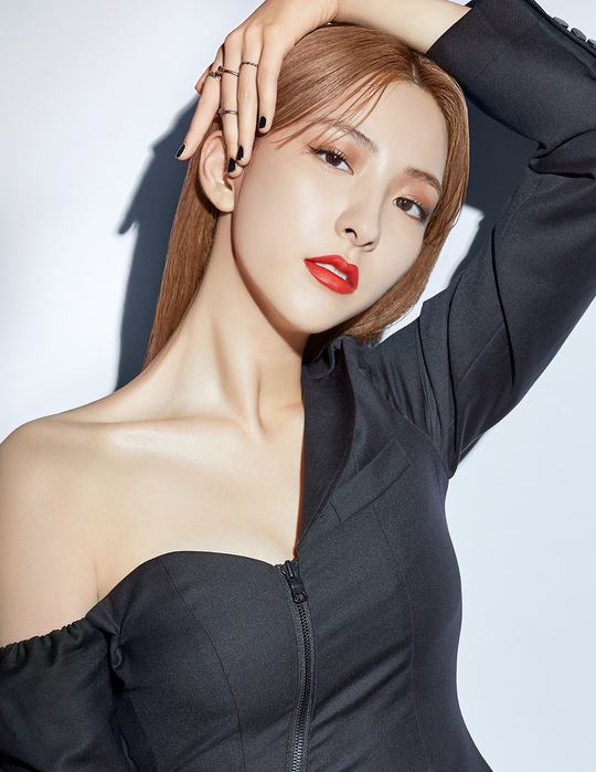 Urban+fascinating atmosphere Cosmic Girls Eunseo, the visual pictorial <p>Within a group, Cosmic Girls Eunseo with the Chanel photoshoot B cut-price-unveiled.</p><p>Fashion magazine Cosmopolitanis a recent Cosmic Girls Eunseos photoshoot B-cut photos as eye-catching was.</p><p>That picture is brand Chanels beauty pictorial, Eunseo is a variety of styles all perfectly digested, the usual Cosmic Girls on stage were not able to see the visuals to the fullest and see these people again.</p><p>Especially the classy black mini dress and enchanting atmosphere to wind out, while the intense color of the red suit with a exclusive aura to show. Or funky hair style with leather jacket fashion is the charismatic aspect, the magnificence of nature.</p><p>Along with this Eunseo is a charming red lips makeup, with the city in a chic feel to a distinctive stylish atmosphere, more is.</p><p>Unique visual of the lake, but attracts Eunseo is a Cosmic Girls as a member of, Cosmic Girls by 2016 All Notesto debut dreaming mind, ask, La La Love and steadily released and the last 6 monthly line special album For The Summerof Boogie Upwith various charts that the uptake and Music Broadcast 4 golds today for more within the group established itself as on success.</p><p>Also Eunseo is your 4 fixed MC active to start with real 300, Sky hammer chain variety in the program has been active, the recent broadcast of 2019 Thanksgiving distinctive idol star Championshipsin the seed oil from archery until the preeminent motor nerve with the acessuch as glance on 2019 in thenew gameof the new crew joining in with such system Daystarin hot is getting attention.</p><p>Meanwhile Cosmic Girls by 11 December, a new mini-album As You Wish(please keep to time)has a comeback ahead of the album last-minute preparations in the open and are</p>