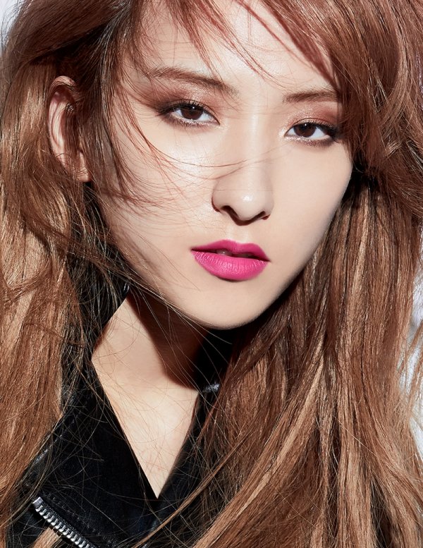 Group WJSN Eunseo has released a pictorial B cut.Fashion magazine Cosmopolitan recently unveiled a picture of WJSN Eunseos picture B cut, capturing Eye-catching.Eunseo completely digested all the various styles and attracted the viewers by revealing the visuals of the past that were not seen on the WJSN stage.Especially, it shows a fascinating atmosphere wearing a luxurious black mini dress, and it shows a unique Aura with an intense color RED suit.In addition, the leather jacket fashion, which combines a funky hairstyle, boasts a tough yet charismatic aspect.In addition, Eunseo is an attractive RED lip makeup that makes it more urban and chic, further doubling the unique sophisticated atmosphere.Eunseo, who has attracted attention with her unique visual girl crush, is a member of WJSN. WJSN has released Dreaming Heart, I Want You, La La Love in 2016 and has been releasing various charts with Boogie Up of special album For The Summer He succeeded in becoming a popular girl group by climbing four music broadcasts.In addition, Eunseo has been active in various programs such as Real Man 300 and Skymersle since the Sukshin Road 4 fixed MC activity. In the recently broadcasted 2019 Chuseok Special Idol Star Championship, he became Ace as a new crew of Get It Beauty 2019 As a Sad Star, it is receiving a keen interest.WJSN is keen on preparing for the end of the album ahead of its comeback in the music industry with its new mini album As You Wish (Az You Wish) in November.