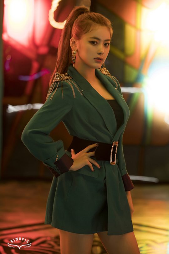 Group HINAPIA CORPORATION (Heinapia corporation) unveiled its new member Sea for the first time.HINAPIA CORPORATION posted an Image of a new member Sea as the first runner of personal concept teaser through official SNS on the 28th.In the public Image, the Sea caught the eye with an attractive figure, wearing a turquoise uniform and emitting intense charisma.Sea is the last member of HINAPIA CORPORATION and is known to be the youngest and dance position in the team.The Sea is a member with intense performance and vocal skills that have been developed through long trainees lives.It is expected that HINAPIA CORPORATION, which is called Dream Team shortly after the release of its debut news, will complete its skills and charm.HINAPIA CORPORATION is a five-member girl group with Min Kyung, Eun Woo, Ye Bin, Kyungwon, who was loved by Pristin and is about to debut with Kyungwon. It will release its debut album NEW START at 6 pm on November 3.