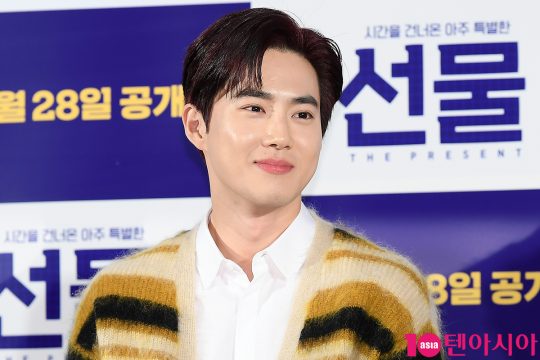 Actor Suho (EXO Suho) reveals he is interested in clothesGift is a comedy about the story of a suspicious man, Sang-gu (Shin Ha-gyun), who came from the past in front of youths gathered to realize sparkling ideas.Asked if there was a field that he would like to start a business if it was not Actor on the day, Suho said, It would be fun to make an application that styles only with personal photos and recommends clothes to go to the closet.I thought I wanted to set up a cafe or park where I could manage organic dogs and adopt them, Kim said.Yoo Su-bin said, I think I would be very happy if I had ramen noodles that could eat half of ramen noodles and soup noodles.Gift was released on various platforms including YouTube, IPTV and digital cable broadcasting at 12 p.m. on the 28th.