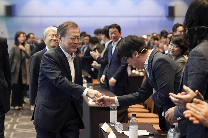 데뷰 이미지