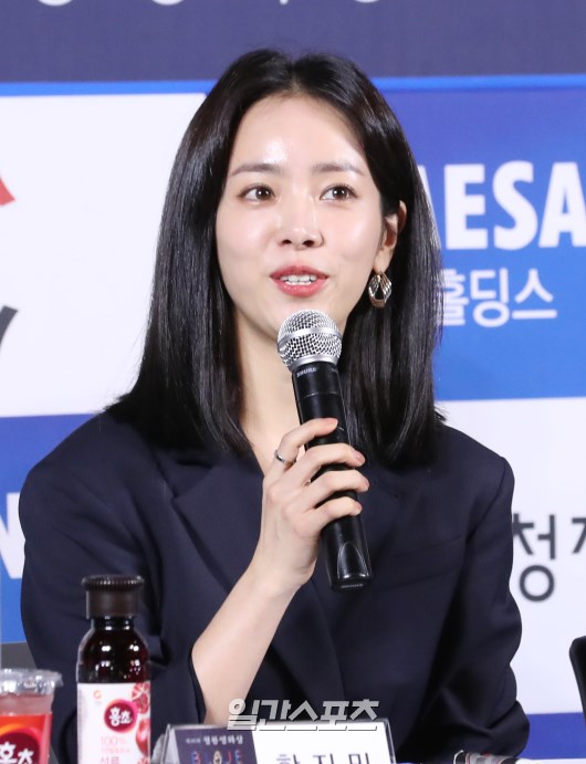 The event was attended by Han Ji-min, the heroine of the actress, Kim Hyang-gi, the actress, Nam Joo-hyuk, and the new actress Kim Dae-mi.