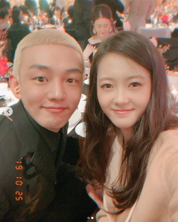 Go Ah-ra posted two photos on his SNS on the 28th with an article entitled Nice people who have met for a long time. precious time.Go Ah-ra in the public photo is with Yoo Ah-in, leaving a selfie in a friendly pose.The two attended the 14th Breast Cancer Awareness Campaign charity event held in Jongno-gu, Seoul on the 25th.Go Ah-ra and Yoo Ah-in have appeared in the KBS2 drama Rounding which was aired in 2003.The fans responded to the two Nice two shots, I think of Rounding and I am glad to see you two.Meanwhile, Go Ah-ra is reviewing her next film after the end of the SBS drama Hatch in April; Yoo Ah-in will appear in the movie No Sounds scheduled for release in 2020.