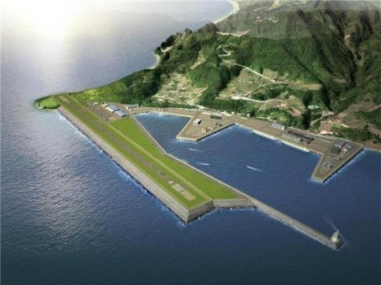 2020년 완공되는 사동항과 동방파제 외곽에 건설되는 울릉 공항(2025년 완공) 조감도. [국토교통부]