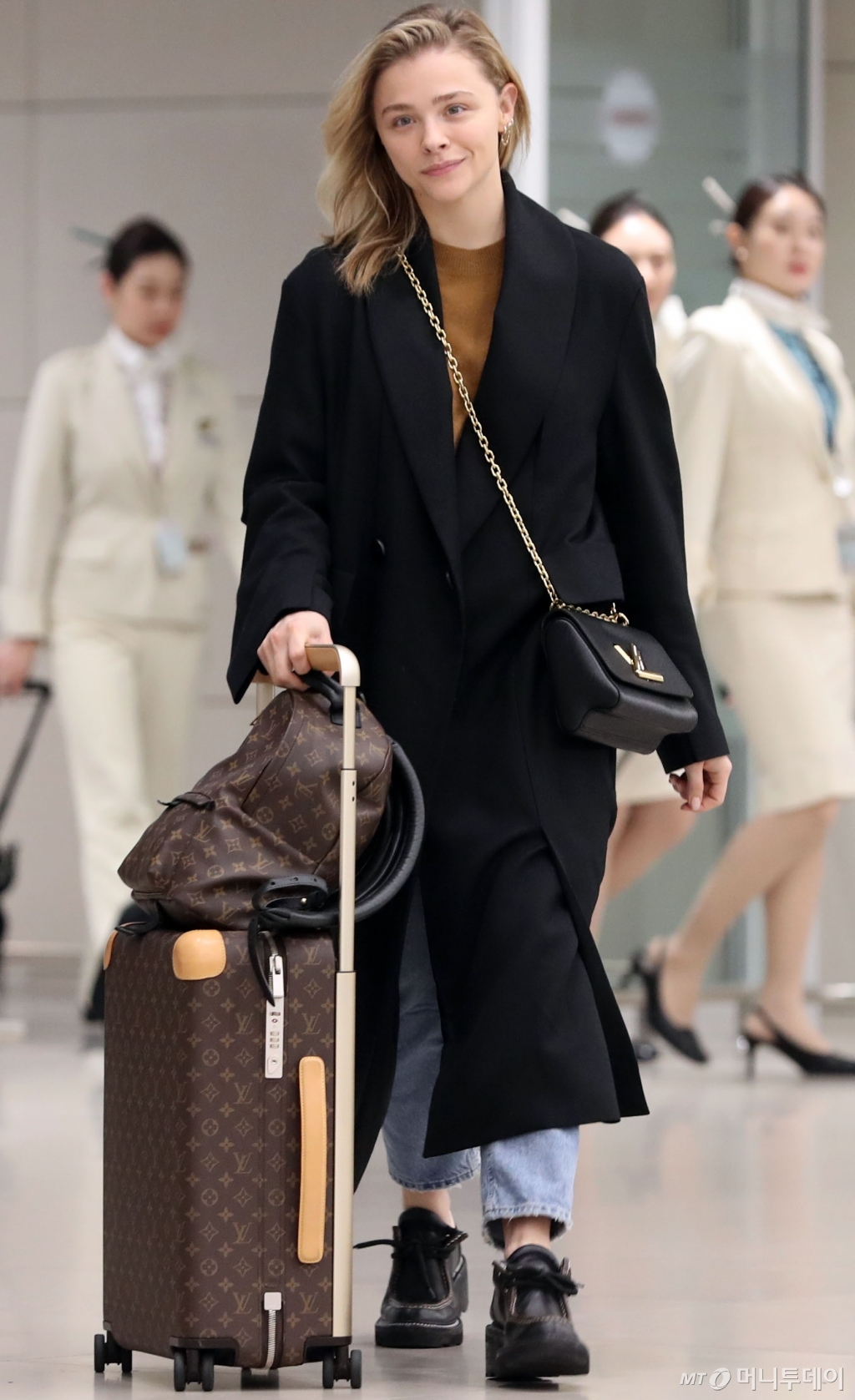 Hollywood Actor Chloe Moretz attended a fashion brand event and visited Incheon International Airport on the afternoon of the 28th.