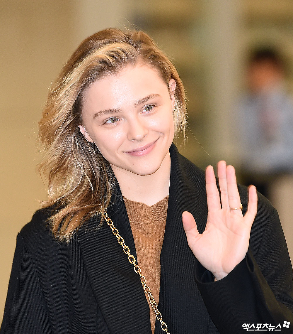 United States of America Actor Chloe Moretz arrived at Incheon International Airport on the afternoon of the 28th to attend domestic fashion events.