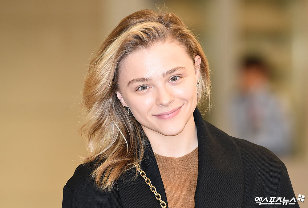 United States of America Actor Chloe Moretz arrived through the International Airport on the afternoon of the 28th to attend domestic fashion events.