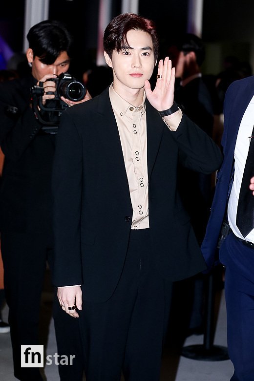 EXO Suho has a photo time to attend the launch of an Italian brand clock in Seoul Wave in Seoul Seocho District on the afternoon of the 29th.
