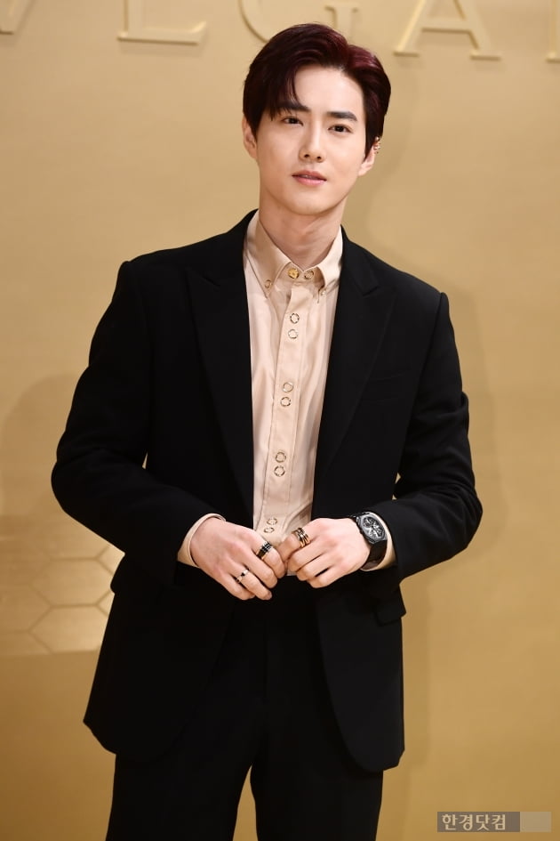 Group EXO Suho attends the launch ceremony of the new iconic watch Serpenti Sedutori in the Italian luxury brand Bulgari at the Seoul Jamwon Seoul wave on the afternoon of the 29th.