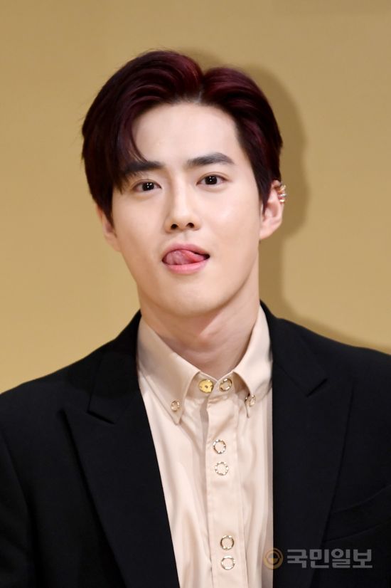 EXO Suho attends the photo wall commemorating the launch of the new Iconic Watch Serpenty Sedutori at the Jamwon Seoul Wave in Seoul Seocho District on the afternoon of the 29th.Actors Ko So Young, Park Hae Jin, Ki Eun Se, Black Pink Lisa, EXO Suho, Model Lee Soo Hyuk, Choi So Ra, Bae Yoon Young and Lee Jin Lee attended the event.kim Gi-ho