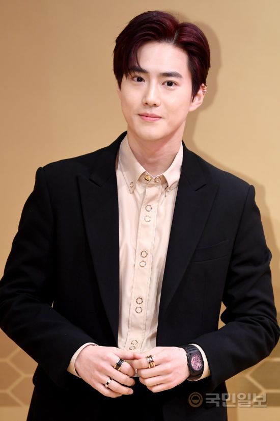 EXO Suho attends the photo wall commemorating the launch of the new Iconic Watch Serpenty Sedutori at the Jamwon Seoul Wave in Seoul Seocho District on the afternoon of the 29th.Actors Ko So Young, Park Hae Jin, Ki Eun Se, Black Pink Lisa, EXO Suho, Model Lee Soo Hyuk, Choi So Ra, Bae Yoon Young and Lee Jin Lee attended the event.kim Gi-ho