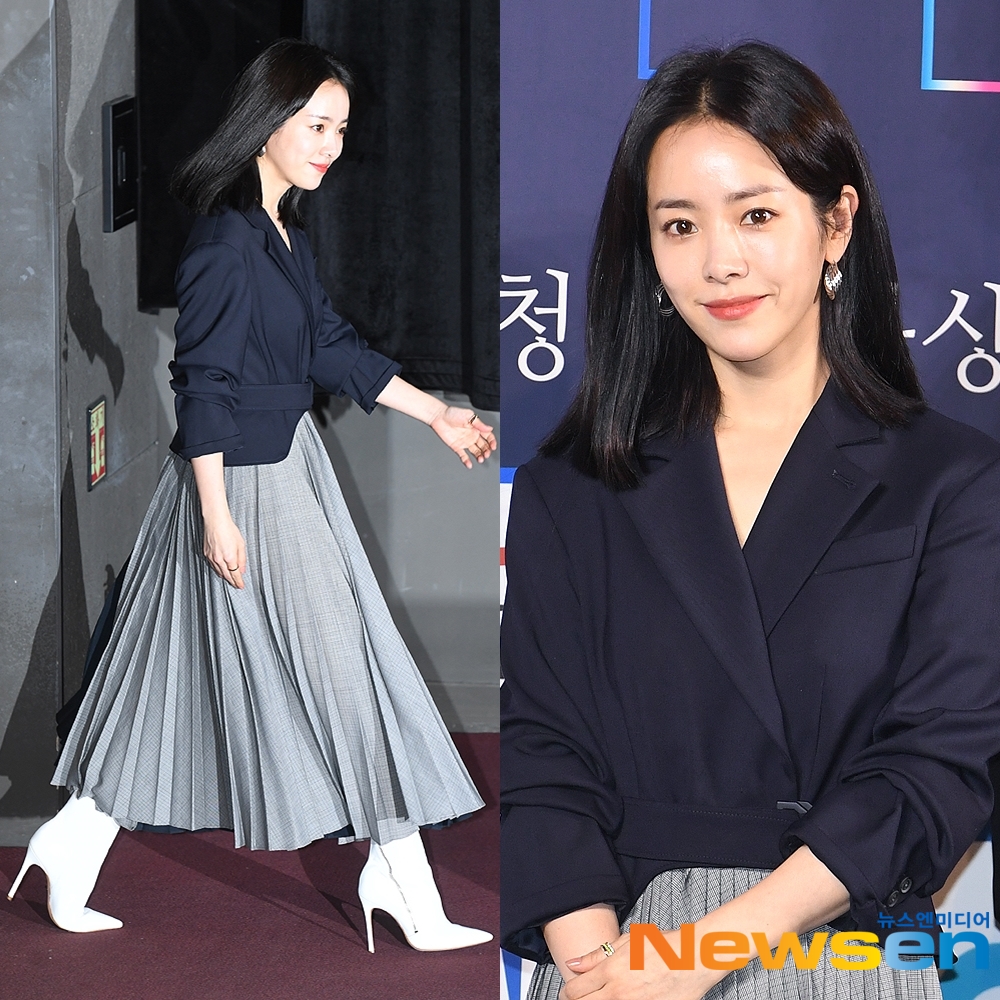 Actor Han Ji-min attends the Blue Dragon Film Hand printing event held at CGV Yeouido, Yeongdeungpo-gu, Seoul on October 28 and is doing photo time and hand printing.useful stock
