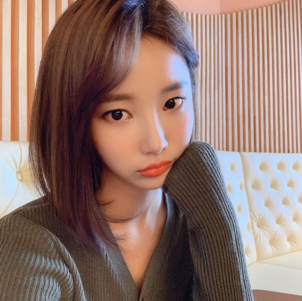 Girl group Momoland Yeon Woo showed off both innocence and sexy.Momoland Yeon Woo posted a picture on his Instagram on the 29th with an article entitled Yeon Woo shining more than new rice.Inside the photo is a picture of Yeon Woo taking pictures in a cafe.Yeon Woo, with a single-haired hair that descends to the shoulder, is raising his sleeves to the end of the hand and creating a clean atmosphere.On the contrary, the eyes show off their sexy charm. Yeon Woo is attracting fans attention with a three-dimensional figure that boasts two charms.Meanwhile, Momoland Yeon Woo is currently appearing on the TVNs gold series Nida Chollima Mart.