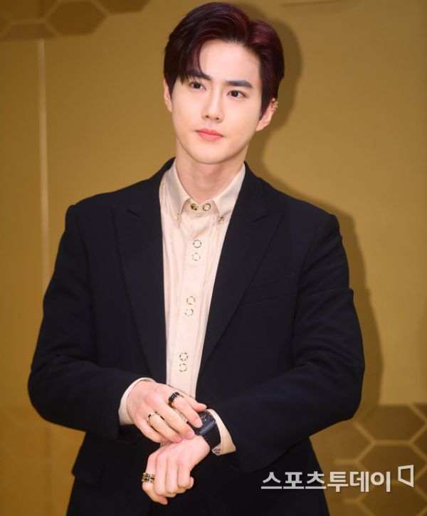 Group EXO Suho poses for an event at a Jamwon Seoul Wave in Seoul Seocho District on the afternoon of 29. 2019.10.29