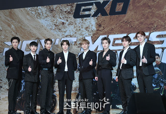 Group EXO will make a comeback with Music albumEXO is preparing for a music album, and we will release the exact release schedule soon, said an official at SM Entertainment, a subsidiary company, on the 29th.If EXO confirms its comeback this year, it is the first new album in about a year since the regular 5th album Dont Mess Up My Tempo (DONT MESS UP MY TEMPO) released last year.But we will not be able to see full-scale activities. Ciumin and Dio, currently under defense obligations, are not allowed to participate in this activity.Meanwhile, EXO has been conducting a world tour concert EXO Planet #5 - Exploration (EXO PLANET #5 - EXploration) since July.In addition, members Baekhyun and Kai finished their global debut as members of the SM Entertainment Alliance Team SuperM.