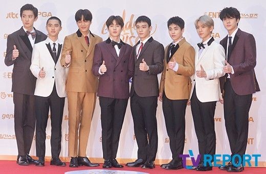 Group EXO is preparing for a comeback with its regular 6th album.On the 29th, EXOs agency SM Entertainment official said, EXO is preparing a regular album.Earlier this day, one media reported that EXO will come back to November, saying, It is not yet confirmed. I will release the exact schedule soon.EXO enjoyed popularity last year with the release of the November regular 5th album Tempo and the December repackage album LOVE SHOT in succession.EXO will continue its team activities with a six-member system (Supho, Baekhyun, Chen, Kai, Chanyeol, and Sehun) excluding members Siu Min and Dio who joined the military in May and July.