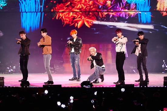 Group EXO will make a comeback with its regular 6th album.EXO is preparing a regular album, and we will release the exact release schedule soon, an official of SM Entertainment, an agency of EXO, said on the 29th.If EXO returns to its regular 6th album, it will meet fans with a new music album in about a year after the regular 5th album DONT MESS UP MY TEMPO released last November.Six members of the guardian, Baekhyun, Chen, Kai, Chan Yeol and Sehun will be active in May and July, respectively, except for Siu Min and Dio.EXO held its fifth concert EXO PLANET # 5 EXpLOration in July, and Chen released and acted on October 1 with his second mini album To Love You.In addition, Baekhyun and Kai are working as SuperM, a combined team of SM Entertainment, which consists of Shiny Taemin, NCT 127 Taeyong and Mark, WayV Lucas and Ten.Photo = SM Entertainment