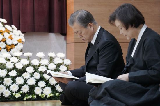 여느 이미지