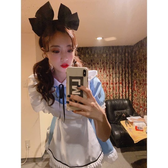 Singer and actor Ham Eun Jung showed off Irish Wolfhound Alice makeup.Ham Eun Jung wrote on his instagram on October 30: EUNJUNG HALLOWEN EVENT 2019! Fighting for you Horror Night Party.I was worried about it. The first Halloween. Life is a challenge. Inside the picture was a picture of Ham Eun Jung dressed as Alice; Ham Eun Jung winks at the camera.Ham Eun Jungs cute beauty catches the eyedelay stock