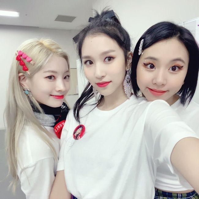 Group TWICE Mina, who temporarily suspended activities for health The reason, unveiled the brighter status.On the 30th, TWICE official Instagram posted a picture of Mina, Dahyun and Chaeyoung taking pictures together with smiley emoticons.In the photo, Dahyun, Mina and Chaeyoung show off their beautiful looks.All three members steal their eyes with transparent clear skin and more beautiful looks.Mina, who temporarily suspended her activities for health The reasons, recently appeared in a fan meeting for the fourth anniversary of TWICE in Korea.Mina is showing a bright smile as she takes pictures with Dahyun and Chaeyoung.Meanwhile, TWICE is currently conducting the TWICE World Tour 2019 TWICE Rights.