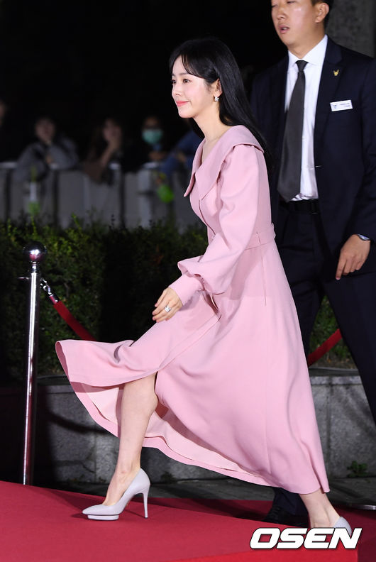 The 2019 Korea Popular Culture and Arts Awards ceremony was held at the Olympic Hall in Songpa District, Seoul on the afternoon of the 30th.Actor Han Ji-min is stepping on the red carpet.