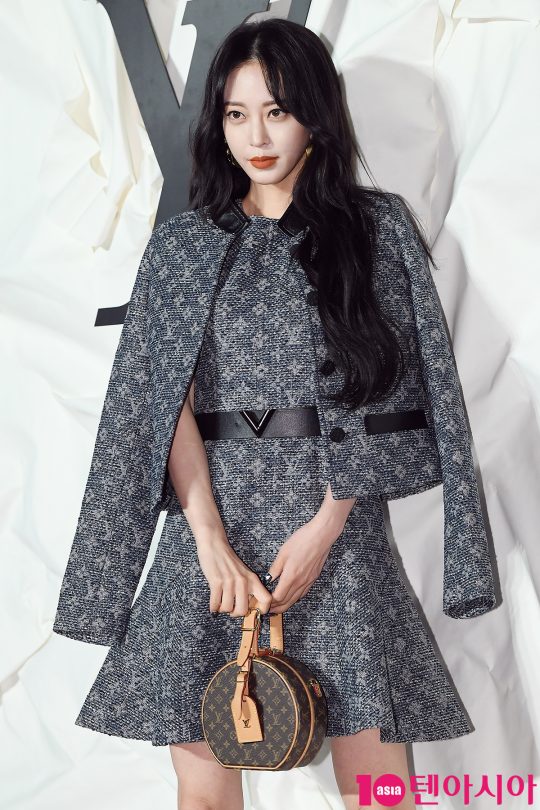 Actor Han Ye-seul attended the opening ceremony of Louis Vuitton Maison Seoul held at Louis Vuitton store in Cheongdam-dong, Seoul on the afternoon of the 30th.The Event was attended by Bae Doo-na, Song Min-ho, Jung Woo-sung, Sharing, Jung Woo-sung, Choi Woo-sik, Se-hoon, Han Ye-seul, Suhyun, Jessica, Isom, Chloe Moretz, Alicia Vikander, Dirirava, Imgaheun and Ann Curtis.