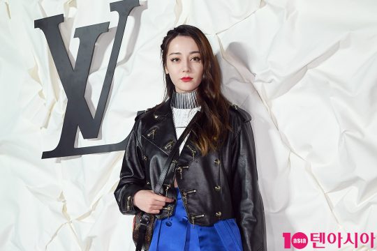 Actor Dirirava attended the opening event of Louis Vuitton Maison Seoul held at Louis Vuitton store in Cheongdam-dong, Seoul on the afternoon of the 30th.At the event, Bae Doo-na, Song Min-ho, Jung Woo-sung, Sharing, Jung Woo-sung, Choi Woo-sik, Se-hoon, Han Ye-seul, Suhyun, Jessica, Isom, Chloe Moretz, Alicia Vikander, Dirira Bar, Imgaheun and Ann Curtis attended.