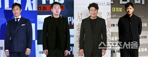 Lee Byung-hun, Ha Jung-woo, and Ma Dong-Seok are expected to be the main players and emit tremendous firepower. Recently, movie trailers are being released and raising expectations.Lee Byung-hun is a secret agent in the North Korean Armed Forces who holds a decisive clue to prevent Paektu Mountains last Explosion, and Ha Jung-woo plays a South Korean special agent who was put into a covert operation to prevent Explosion.Ma Dong-Seok is a geology professor who has foreseen the Paektu Mountain Explosion and studied contrastive measures.The exciting story of the Paektu Mountain Volcano Explosion seems to be synergistic as the stars who are attracting attention on the screen are in sync.Lee Byung-hun will also start filming in the first half of next year, starting an aircraft disasterter film with Song Kang-ho and the film Emergency Declaration (directed by Han Jae-rim).Four years after the most popular film Busan in 2016, there is also the story Peninsula (director Yeon Sang-ho) who struggles to escape from Peninsula, which has become the land of ruins as an unprecedented digester.Peninsula is expected to be released next year as Kang Dong-won has finished filming as a leading actor and has started his second half of the film.Ryu Joon-yeol is focusing his attention on Choi Dong-hoons new film and the appearance of the main character in the SF water based on aliens.Although there is no known yet that the current movies adjectives have not been set, it is highly anticipated for new films of fresh materials as it is director Choi Dong-hoon, who has released numerous box office films ranging from movies Jeon U-chi, Taja, Thieves and Assassination.Song Joong-ki met again with director Cho Sung-hee of Wolve Boy as Seung Riho, which hopes to be the first film in Korea to deal with the vast universe.In the Winning Lake, which is at the end of the filming, Song Joong-ki played the role of a problematic pilot, Seung Seung-ho, who does everything that is money.It is the opinion of film officials that there is a reason for the fact that the disaster film and the SF movie can be recognized as a completely different resolution movie, but it is tied to the trend of the film industry.The mass of the disaster and the SF seem different, but they are spread on a large scale and have something in common in that CG is an important factor, said a film official.When it came to big-sized movies, it was better to be invested.If you look for a scale that matches the production cost, you will be worried about the genre. It seems that it was once a spy that was transferred to the digester and went to the SF water.In addition, the recent preparations for SF products are similar to the history of the story that gives a sense of urgency to the story of life and death. Another production company official said, The with God is so good that it seems to be encouraging to SF water.Movies that can unfold the imaginary world through CG are observed as movies that can meet the desire of the audience to entertain in the theater, and there seem to be many such attempts.It seems that these results are the ones that are going to be such a movie, and now its a time to try a lot, he said.