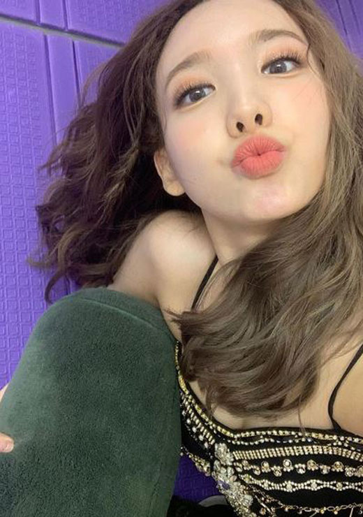 트와이스 나연이 셀카로 근황을 알렸다.사진=나연 SNS