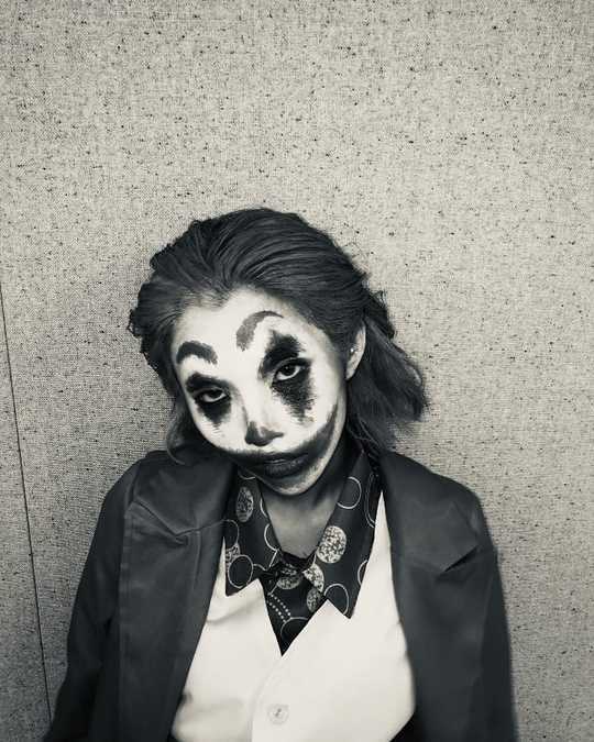 Woman) Kids So-yeon turned JokerSo-yeon wrote on the official Instagram of (girls) on October 30, It was a fun Halloween because of our members who always do it properly, because I love children and I love Neverland.Please look at Lass at 11:05 tonight. So-yeon in the public photo made up with Joker in the movie Joker.It is not a playful imitation, but it expresses perfectly from face make up to hairstyle and costume.emigration site