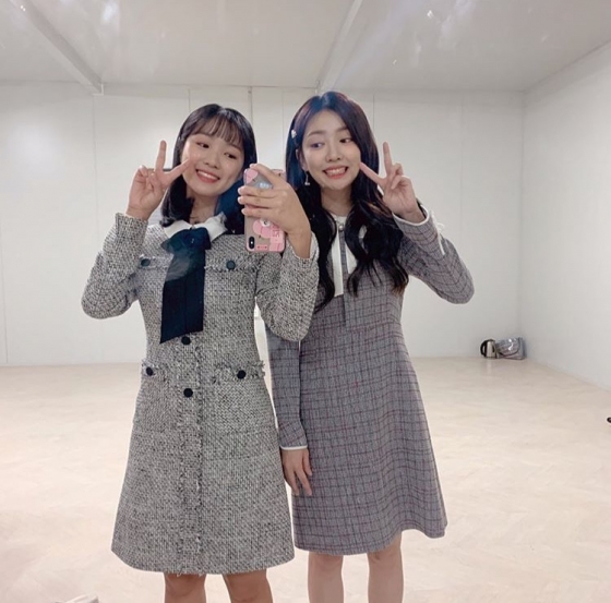 Actor Kim Hye-yoon showed off his friendship with Kim Ji-in.Kim Hye-yoon posted a picture on his Instagram on the 31st with an article entitled I like you Sammie.In the public photos, Kim Hye-yoon and Kim Ji-in are writing side by side and showing a cute smile with their hands V.Netizens responded that they should head shooter, both are pretty, Sammie, Dano couple favor.On the other hand, Kim Hye-yoon and Kim Ji-in are appearing together in the drama How to Discover Haru which is currently on air.