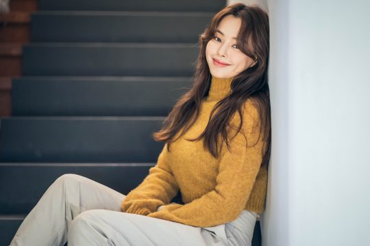 Actor Lee Ha-nui reveals extraordinary fanfare for Jung Woo-sungOn the afternoon of the 1st, I met Lee Ha-nui at a cafe in Samcheong-dong, Seoul, and told various stories besides the movie Black Money.Lee Ha-nui said, I am an old fan of Jung Woo-sung senior. Jung Woo-sung wanted to remain a fan, not a worker.Ive been avoiding the opportunity to meet, he said.Lee Ha-nui said, Jung Woo-sung knows Im an old fan, and I said, Im a senior fan, and I said, Im a good virtue.Lee Ha-nui and Jung Woo-sung breathed in as hosts at the opening ceremony of the 24th Pusan ​​International Film Festival held last month.Black Money is a story that takes place when Yang Min-hyuk (Cho Jin-woong), who is going forward without hesitation for the investigation, is in trouble due to the suicide of the suspect he was in charge of, and faces the reality of a huge financial corruption while digging into the inside of the case to clear the name.It will be released on the 13th.