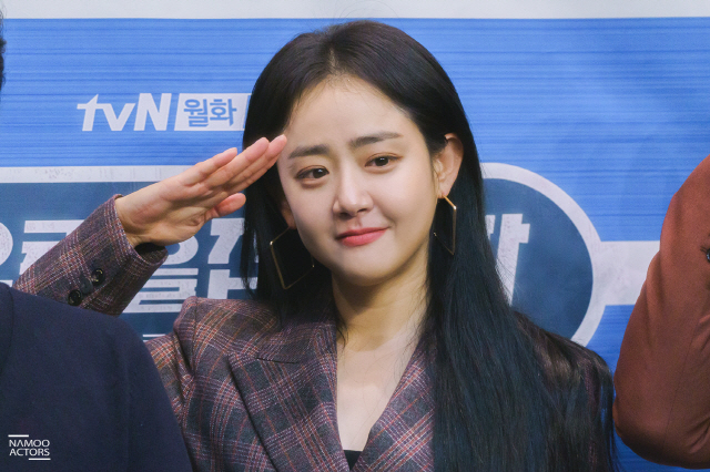 Moon Geun-young has shown 180 Degree different charms.Moon Geun-youngs behind-the-scenes photo, which plays the role of Subway Maryland Department of Labor, Licensing and R newcomer Phantom, which is united in the TVN drama Catch Phantom, which gives a pleasure and surprise to the four-year gap with its unfavorable acting power.Moon Geun-youngs agency Tree Ectus released a behind-the-scenes photo of the production presentation Catch the Phantom on the 21st.Moon Geun-young in the photo offers a pure and lovely charm as well as a fascinational and elegant feeling.Especially, the appearance of Moon Geun-young is attracting more attention with a completely different atmosphere from Phantom in the drama.Unlike Phantom, which is a police officer who wears shirts, pants, and sneakers that make use of activity and comfort, Moon Geun-young in a behind-the-scenes photo shows 180 Degree different styling with long hair, colorful accessories and dresses.Support and expectation for Moon Geun-young, which shows various aspects, continues.Meanwhile, Moon Geun-young is a familiar mobile vehicle for citizens!Subway Maryland Department of Labor, Licensing and R, who guarded it, announced the successful return to the house theater with the Catch the Phantom, a combination of the upper-class combo, which solves the case to catch a serial killer called Subway Phantom.Action acting and two-person digestion perfectly, Moon Geun-young table warm acting reveals the presence every time.TVN drama Catch Phantom is broadcast every Monday and Tuesday at 9:30 pm.