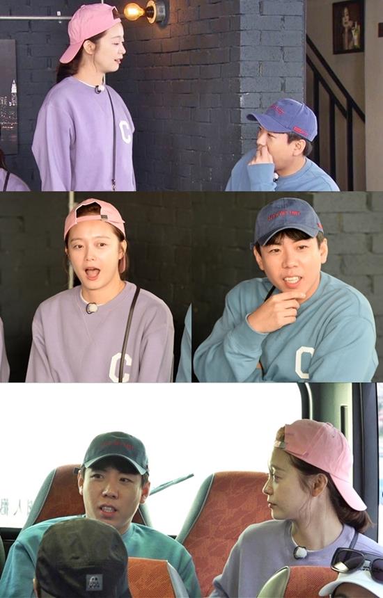 The sweet love line of Yang Se-chan and Jeon So-min will be revealed.In SBSs Running Man, which will be broadcast on the 3rd, expectations are gathering as Yang Se-chan and Jeon So-mins love line have been noticed once again.In the last broadcast, the two people answered Of course it is good without hesitation when asked If they want to make each other during the mission, and the two love lines were expected.In a recent recording, the members naturally talked about love, and Jeon Sang-min once again asked Yang Se-chan, How about me?However, when Yang Se-chan, who was embarrassed by the expression of affection of Jeon So-min, replied, Do not sit next to me today, and the members were furious at the conversation of the two close-knit people.Especially, the former Somin, who gave a bloody warning in the mission that followed, naturally took the next seat of Yang Se-chan, and the subtle relationship of Thum continued.When Yang Se-chan failed to properly talk about the correct answer regarding knowledge in a mission, Jeon So-min said, Yang Se-chan seems to make me a princess of Pyeonggang.Yang Se-chan is a fool on the moon, he added, laughing.Meanwhile, Running Man will be broadcast on Sunday, March 3 at 5 p.m.