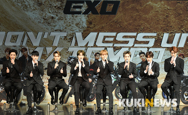 Group EXO will release its sixth Heart Station Obsession (OBSESSION) on the 27th.According to SM Entertainment, a company on the 1st, a total of 10 songs will be recorded on this album. EXO has recorded songs of various genres.The album will be sold at on-line and offline music stores from this day.EXOs announcement of the new report is only 11 months since its regular 5th album repackaged Love Shot (LOVE SHOT) released last December.In the meantime, EXO has surpassed 1 million Foghats for five consecutive regular albums and has become a Queens Million Sellers, and cumulative Foghat in Korea has exceeded 10 million copies.EXO has been working together again this year: Chen and Baekhyun have released Solo records, while Sehun and Chanyeol have set up a new unit called EXO-SC.Kai and Baekhyun were selected as members of SM Entertainments Allied Group SuperM, and had a debut showcase in the United States.EXO, 27th full comeback with regular 6th album