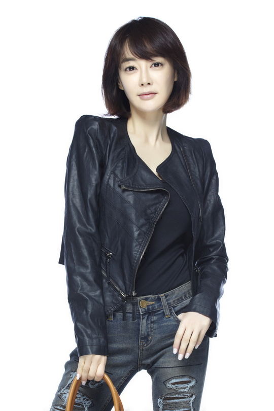 Actor Kim Hye-eun confirms Itaewon Klath appearanceJTBCs new gilt drama Itaewon Klath (director Kim Seong-yoon/playplayplaywright Jo Kwang-jin) is a work that depicts the hip rebellion of youths who are united in an unreasonable world, stubbornness and passenger.It is a drama about their founding myth that pursues freedom with their own values ​​on the small street of Itaewon that seems to have compressed the world.Kim Hye-eun plays Kang Min-jung, managing director of Jangga Group.Kang Min-jung is a grueling figure who grew up from the bottom by Actoring work to Park Sung-yeol, father of Park Seo-joon, who grew up under his father, a founding member of Jangga Group.There is already a lot of attention to Kim Hye-euns performance, which will be the most solid aid of Park Seo-joon.Itaewon Klath directed by Kim Seong-yoon, who has been recognized for his sensual production through the Gurmigreen Moonlight and Discovery of Love, and Jo Kwang-jin, a writer who wrote the original work, directly directed the drama, and Actor Park Seo-joon, Kim Da-mi and Yoo Jae-myung have confirmed their appearances, drawing much anticipation.bak-beauty