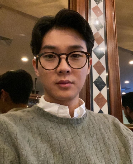 Choi Woo-shik posted a picture on his Instagram on the 1st with an article called hey.Choi Woo-shik in the public photo is wearing a knit on a shirt and wearing glasses.Especially, as I have shown a lot of casual appearance, I am more attracted to the calm and dandy charm.In that article, Park So-dam left a reply saying, ... Choi Woo-shik protested why to Park So-dams comments.Also, Park Seo-joon pranked at Choi Woo-shik, saying, Whats so dissatisfied?Choi Woo-shik then added fun by expressing his dissatisfaction, saying, Why is everyone doing this in my insta?