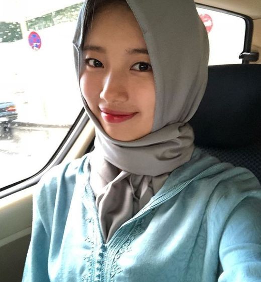 Singer and Actor Bae Suzy flaunted her perfect Beautiful looksOn the first day, Bae Suzy posted a picture on his Instagram with an article entitled Last Hijab Confession.In the photo, Bae Suzy is wearing a Hijab with a gray muffler. The extraordinary visuals of Bae Suzy, which is not covered, attract attention.Currently, Bae Suzy is playing the role of the NIS Black Agent Gohari of SBS Bae Bond.