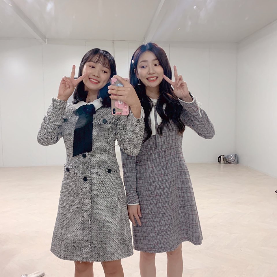 Actor Kim Hye-yoon showed off his friendship with Circle of Friends Kim Ji-in in Some Day.On the 31st, Kim Hye-yoon posted a picture on his instagram with a picture, I like you Sammie # Extraordinary You.Kim Hye-yoon and Kim Ji-in in the photo stand side by side and look at the mirror and look at the V and make a smile.Kim Hye-yoon wore a black ribbon in a knee-length gray dress, and Kim Ji-yoon wore a white ribbon in a pink dress.The two are filming in the drama How to Found Haru, playing the role of Ndano and Shin Sammie respectively.Kim Hye-yoons MBC drama How to Discover Haru is broadcasted at 8:55 pm.Photo = Kim Hye-yoon Instagram