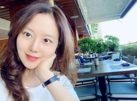 Actor Moon Chae-won has revealed the latest situation of Nice.Moon Chae-won posted a picture on his Instagram on the 1st.The photo shows Moon Chae-won staring at the camera with a bright smile. Especially, it boasts a clear beauty with a pure beauty and attracts the Sight.On the other hand, Moon Chae-won appeared on TVN Kyeryong Sunnyeojeon which last year.Photo: Moon Chae-won Instagram