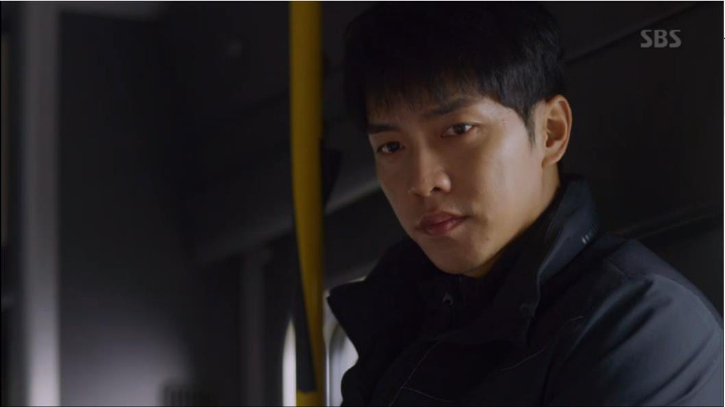 Beg forgiveness in front of the people!Vagabond Lee Seung-gi pointed to the president as the backbone of the tragic accident and gave a breathtaking catharsis with a heavy counter punch to the forces of great evil.In the 13th episode of SBSs Lamar Jackson Vagabond (VAGABOND) (playplayed by Jang Young-chul, director Yoo In-sik/production Celltrion Entertainment CEO Park Jae-sam), which aired on the last 2nd, Chae Seung-gi was behind the ferry accident that killed innocent citizens, and President of the Republic of Korea Jungkook-pyo (Yun) Yun-shik Baek) was pictured flipping the world to a headHowever, Jungkook Pyo put Yoon Han-ki (Kim Min-jong) as a shield, and Yoon Han-ki once again shocked and creeped the house theater with the shock of attempting suicide.Kim If (Jang Hyuk-jin), who entered court with Cha Dal-gun and Gohari (Bae-ji), testified that it was Michael, vice president of Asia at John Enmark, not Dynamic, who bought Planes terror.Kim if released a video showing the circumstances of receiving $5 million in remittances from Michael as evidence.The judge, Seok Soo-il (Yoon Da-hoon), ruled that Dynamics should pay a total of 11.5 billion won in alimony to the bereaved families by asking for employee management and security responsibility, and then said that he would file a criminal complaint against John Enmark on the charges of terror of the B357.Jungkook called Yoon Han-ki, and Yoon Han-ki promised to write it all over.On the way back, Yoon Han-ki found that the tablet PC, which contained the transaction between himself and Jessica Lee (Moon Jung-hee) and Jungkook in his car console box, disappeared, and cried in despair after seeing someone leave a bottle of Yangju and a box of lightning bolts in the passenger seat.Jungkook said in a hasty speech to the public, I will dismiss Yoon Han-ki, the chief of all suspicions, and Ahn Ki-dong, the head of the NIS, as of this time. Yoon Han-ki finally attempted suicide.Moreover, when she was informed that Hong Seung-beom (Kim Jung-hyun), who had asked Lily (Park Ain) to go to the United States of America and summon her, had not gone to the United States of America, she felt uneasy and ordered Lily to investigate Oh Sang-mis background and said, Send some things to Cha Dal-gun.Its a lot more powerful than a bomb. He was shocked when the cloud video Hoonie had taken on Planes was sent to his cell phone.The creepy ending, which called Who are you!, was unfolded when Cha Dal-geon received a call from the caller limit, making them unable to let go of the tension whether another threat was posed.On the same day, Jerome (Yoo Tae-oh), who thought he was dead, was shocked by the megaton-class reversal.Kim If, who was on the convoy, asked the suspect investigator to release the handcuffs, We alone, and said, Where are you at the lodgings?I asked him to take me to the hotel. As soon as he spoke out, Jerome, disguised as a prison officer, climbed into the convoy.Kim if, who recognized Jerome, was lucid to stop the car, but eventually he was knocked out and dragged somewhere.With the announcement of the president Jungkook behind the Planes crash, new anti-war events continued, and the existence of another behind-the-scenes force was further shocked.Viewers who watched the broadcast are responding such as Real John Jam yesterday, Story exciting!, When are you waiting for next week?Meanwhile, the 14th episode of SBSs Lamar Jacksons Vagabond will air at 10 p.m. on the 9th (Saturday).iMBC Baek A-young  Screen Capture SBS