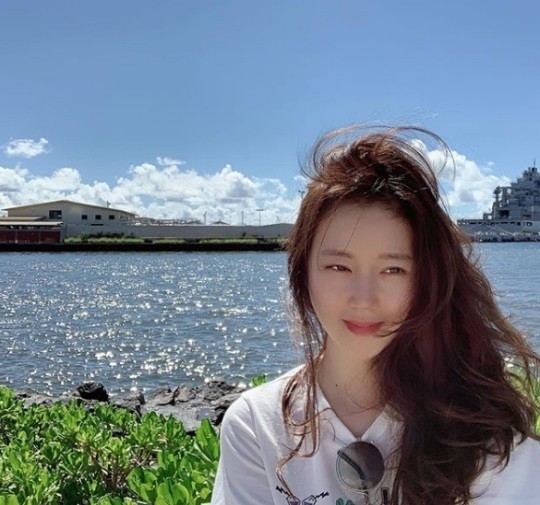 Actor Moon Chae-won showed off her innocent charm.Moon Chae-won posted a picture with a heart emoticon on his instagram on Thursday morning.In the open photo, Moon Chae-won poses in the background of nature.Especially, he is showing off his pure and natural charm even though his hair is blowing in the wind, attracting Eye-catching.On the other hand, Moon Chae-won has appeared in TVN drama Kyeryong Sunnyeojeon.